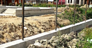 Фундамент под забор заказать в Назарово - заливка фундамента для забора | от 1562 за п.м.